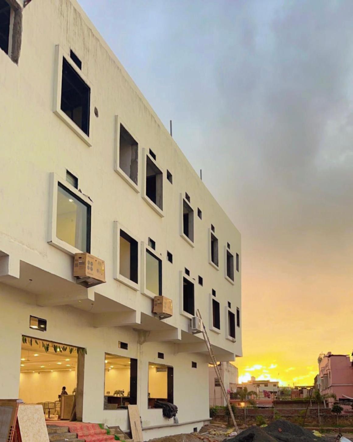 Hotel Dc Signature Jabalpur Exteriör bild